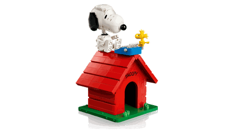LEGO IDEAS Peanuts: Snoopy's Doghouse 21368