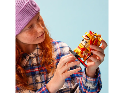 Lion Dance Guy 40540