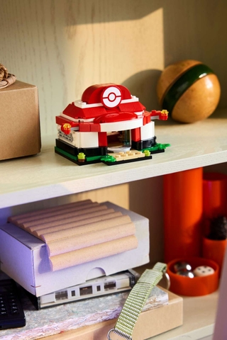 LEGO Mini Pokémon Center 40911