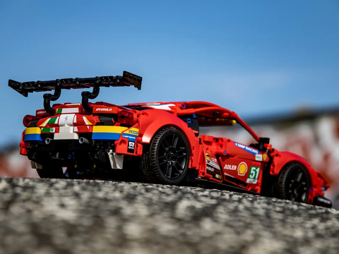 LEGO Technic Ferrari 488 GTE “AF Corse #51” 42125