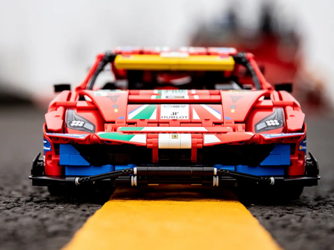 LEGO Technic Ferrari 488 GTE “AF Corse #51” 42125