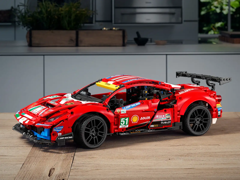 LEGO Technic Ferrari 488 GTE “AF Corse #51” 42125