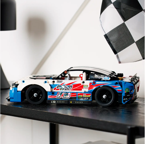 LEGO Technic NASCAR® Next Gen Chevrolet Camaro ZL1 42153