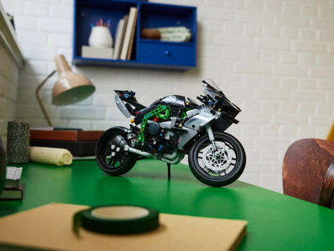 LEGO Technic Kawasaki Ninja H2R Motorcycle 42170