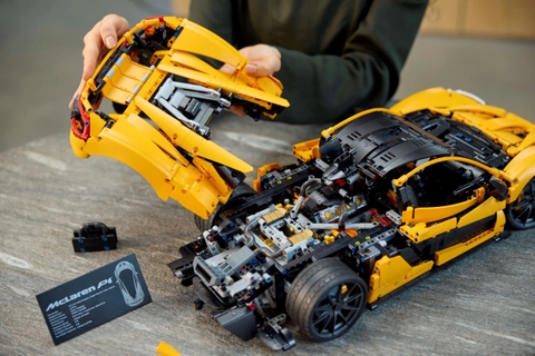 LEGO Technic McLaren P1™ 42172