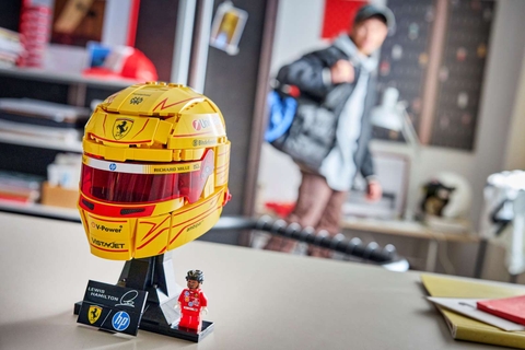 LEGO Scuderia Ferrari HP Lewis Hamilton Helmet 43022