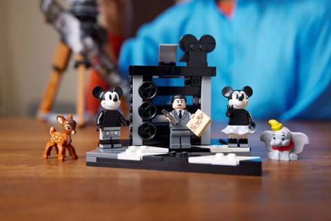 LEGO Walt Disney Tribute Camera 43230