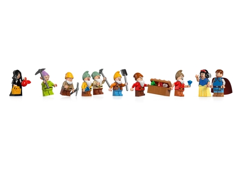LEGO Snow White and the Seven Dwarfs' Cottage 43242