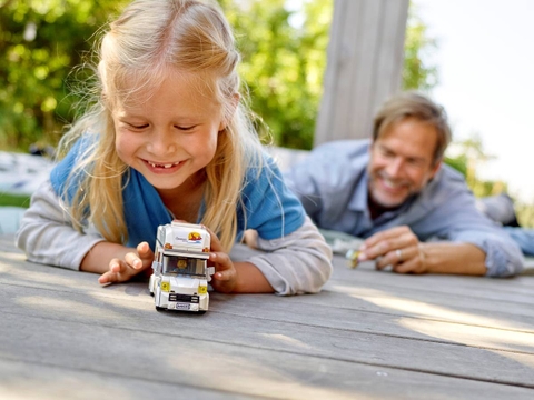Lego Holiday Camper Van 60283