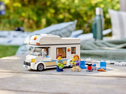 Lego Holiday Camper Van 60283
