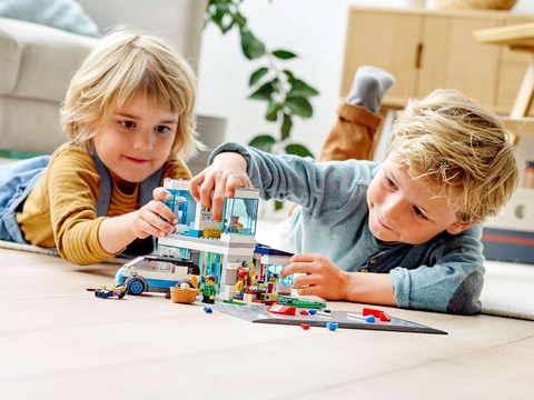 Lego Family House 60291