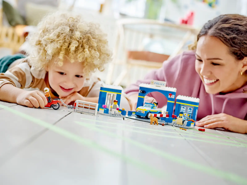 LEGO CITY Police Station Chase 60370