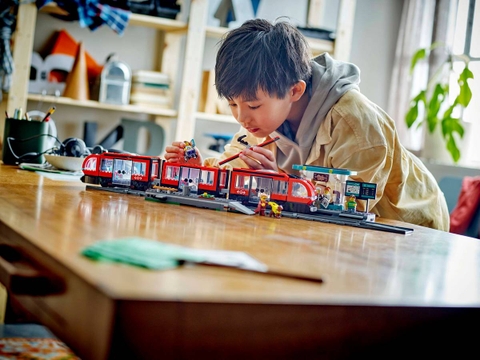 Lego Downtown Streetcar and Station 60423