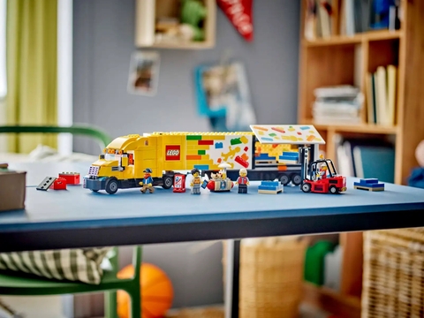 LEGO CITY Yellow Delivery Truck 60440
