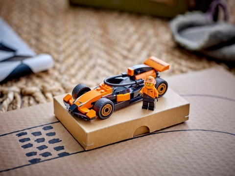 Lego F1® Driver with McLaren Race Car 60442