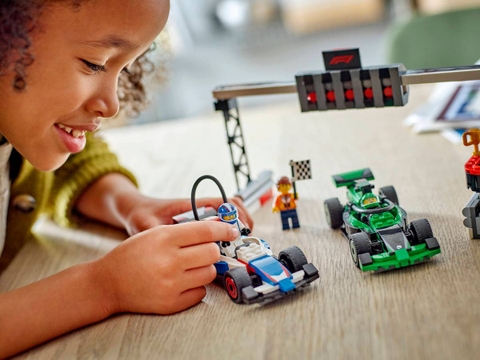 Lego F1® Grid with VCARB & Sauber Race Cars 60474