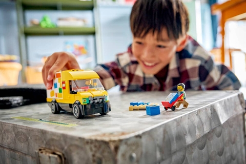 Lego City The LEGO® Van 60500