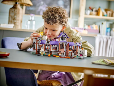 LEGO King Boo's Haunted Mansion 71436