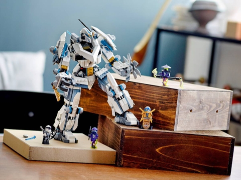 Lego Ninjago Zane's Titan Mech Battle 71738