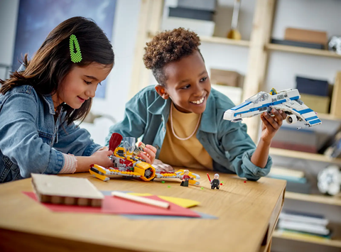 LEGO New Republic E-Wing™ vs. Shin Hati’s Starfighter™ 75364