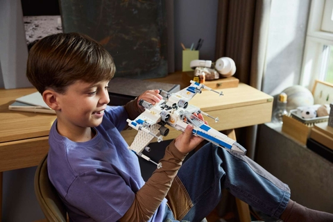 LEGO Star Wars New Republic X-Wing Starfight 75460