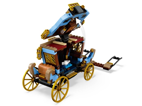 Lego Beauxbatons’ Carriage: Arrival at Hogwarts™ 75958