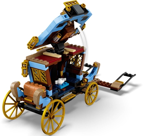 Lego Beauxbatons’ Carriage: Arrival at Hogwarts™ 75958