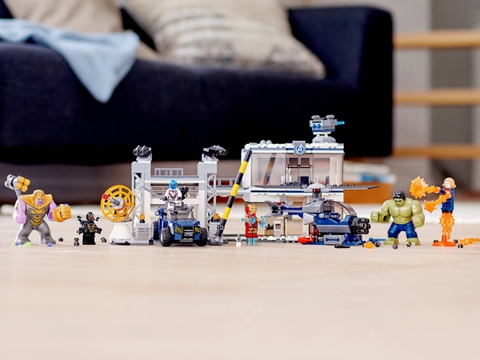 Lego Marvel Avengers Compound Battle 76131