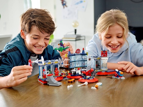 Lego Marvel Spider-Man Attack On The Spider Lair 76175