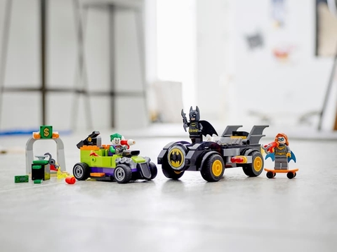 Lego DC Comics Batman vs The Joker: Batmobile Chase 76180