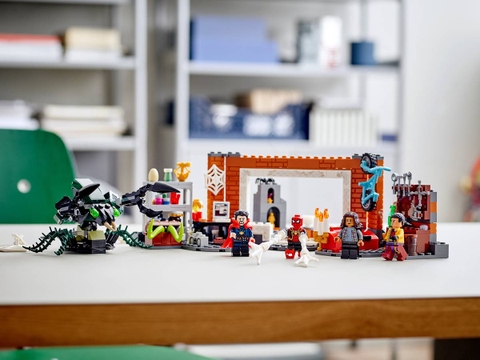 Lego Marvel Spider-Man at the Sanctum Workshop 76185
