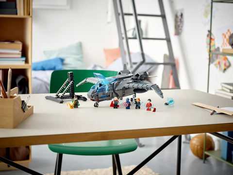 LEGO MARVEL The Avengers Quinjet 76248