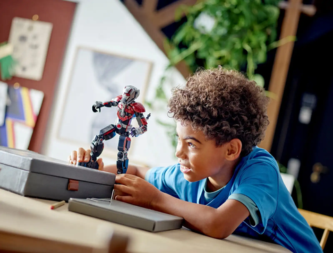LEGO MARVEL Ant-Man Construction Figure 76256