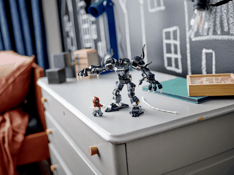 Lego Marvel Venom Mech Armor vs. Miles Morales 76276