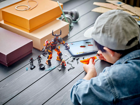 LEGO Marvel Thor vs. Surtur Construction Figure 76289