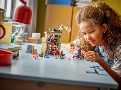 LEGO Marvel Peter Parker’s Apartment 76317