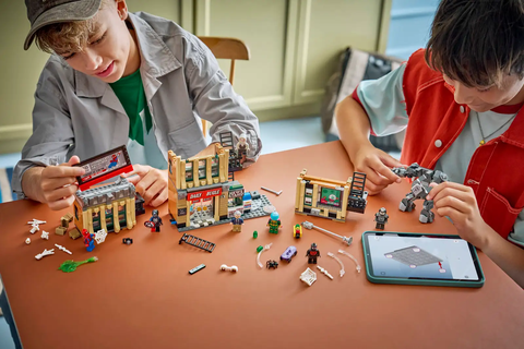 LEGO Marvel Spider-Man vs. Mysterio: The Daily Bugle 76342