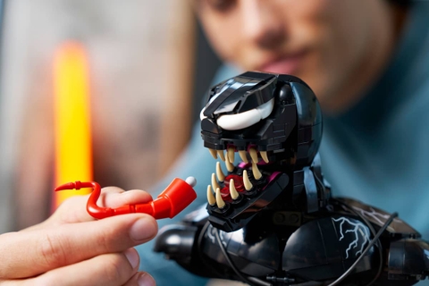 LEGO Marvel Venom Bust 76356