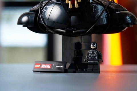 LEGO Marvel Venom Bust 76356