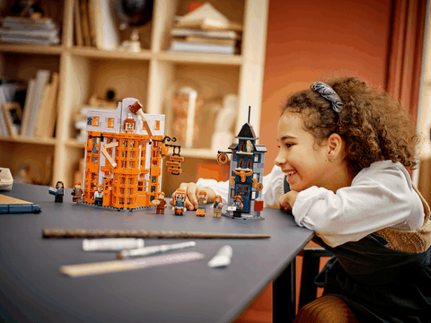 Lego Diagon Alley™: Weasleys' Wizard Wheezes™ 76422