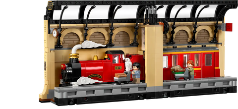 LEGO Book Nook: Hogwarts™ Express 76450