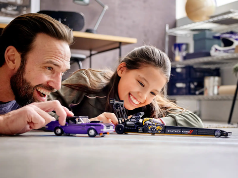 LEGO Mopar Dodge//SRT Top Fuel Dragster and 1970 Dodge Challenger T/A 76904