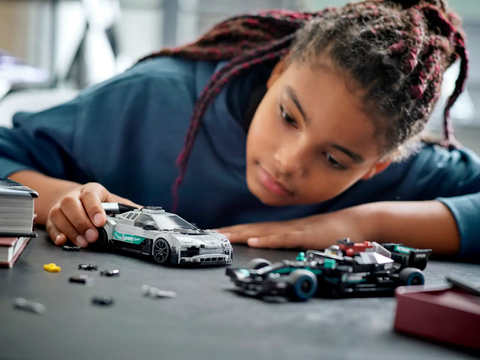 LEGO Speed Mercedes-AMG F1 W12 E Performance & Mercedes-AMG Project One 76909