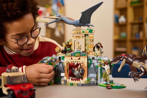 LEGO Spinosaurus & Quetzalcoatlus Air Mission 76976