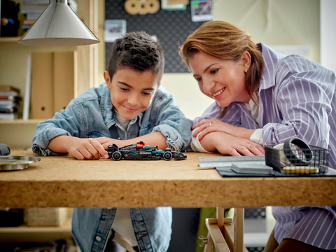 LEGO Speed Mercedes-AMG F1® W15 Race Car 77244