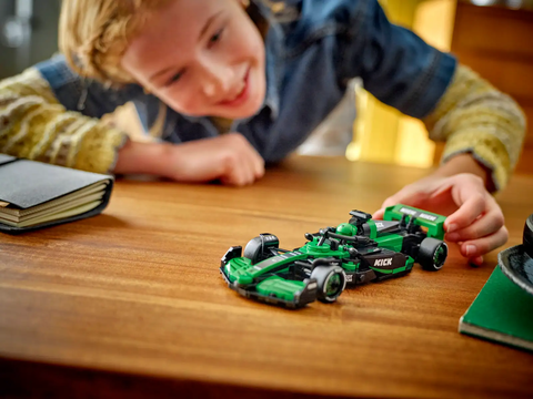 LEGO Speed KICK Sauber F1® Team C44 Race Car 77247