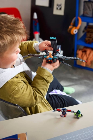 Lego Avengers: Doomsday Quinjet 76347