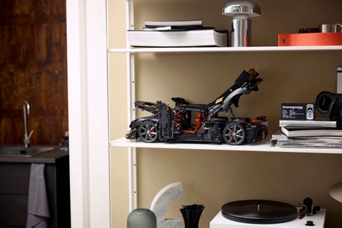 LEGO Koenigsegg Sadair's Spear Megacar 42232