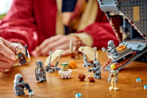 LEGO Star Wars Offworld Sandcrawler™ and Mudhorn 75453