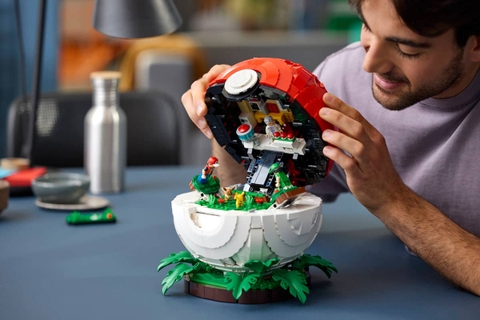 LEGO Pokémon Iconic Trainer Moments Poké Ball 72154